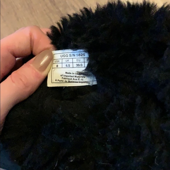 Black uggs size 8 - Picture 3 of 3